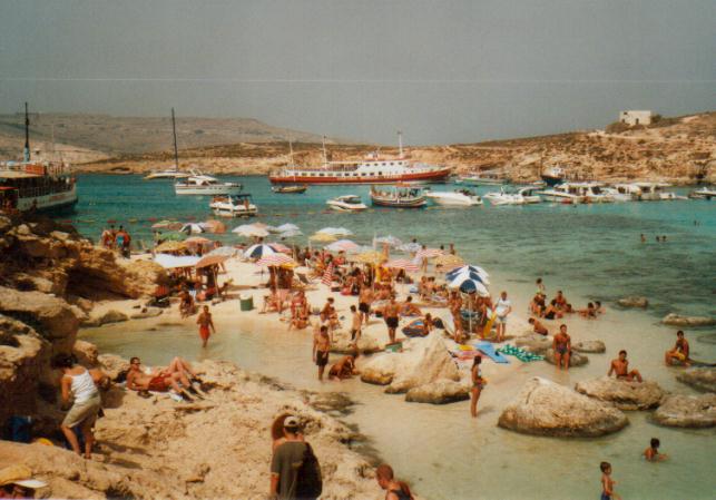 blue_lagoon_beach.jpg, 30/12/01, 50 kB