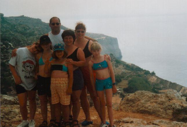 dingli_cliffs.jpg, 30/12/01, 34 kB